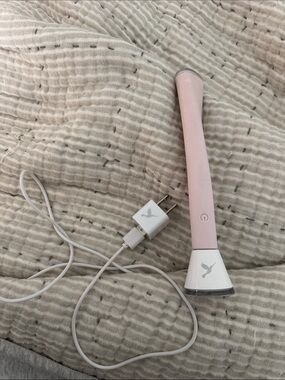Dermaflash LUXE+ Advanced Sonic Dermaplaning and peach fuzz removal tool